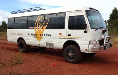 Lirrwi Tourism bus
