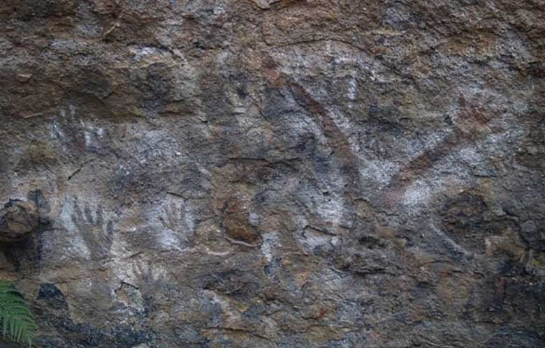 13,000-year-old ochre rock art in the Maiyingu Marragu reserve. Photo: Mingaan Wiradjuri Aboriginal Corporation.